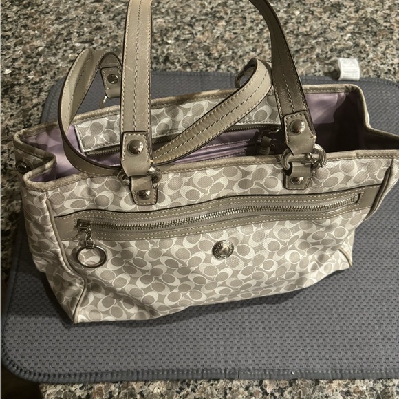 *** Make an Offer!! 
Coach Chelsea Bias signature tote bag - Picture 6 of 7